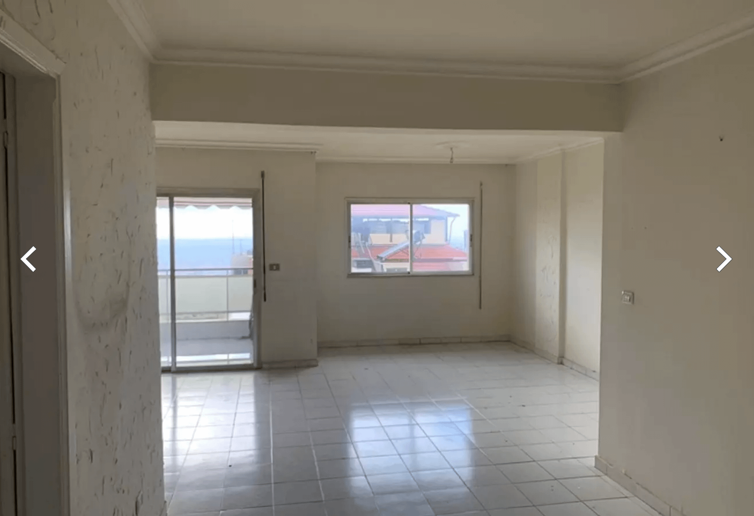 Apartment for rent in Mansourieh unfurnished 120m2 Ghouraf